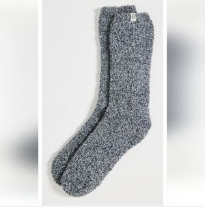 UGG fuzzy Socks NWT Size 5-10